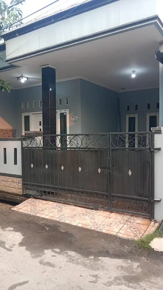 Disewakan Rumah komplek Pamulang Elok Aman Dan nyaman