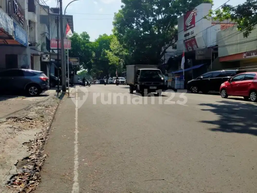 TURUN HARGA RUMAH LAMA HITUNG TANAH PUSAT KOTA