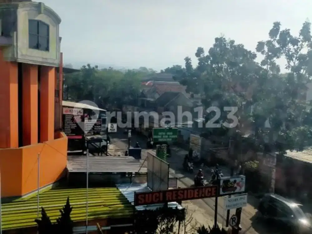 Gedung 3 Lantai Dekat Surapati Core