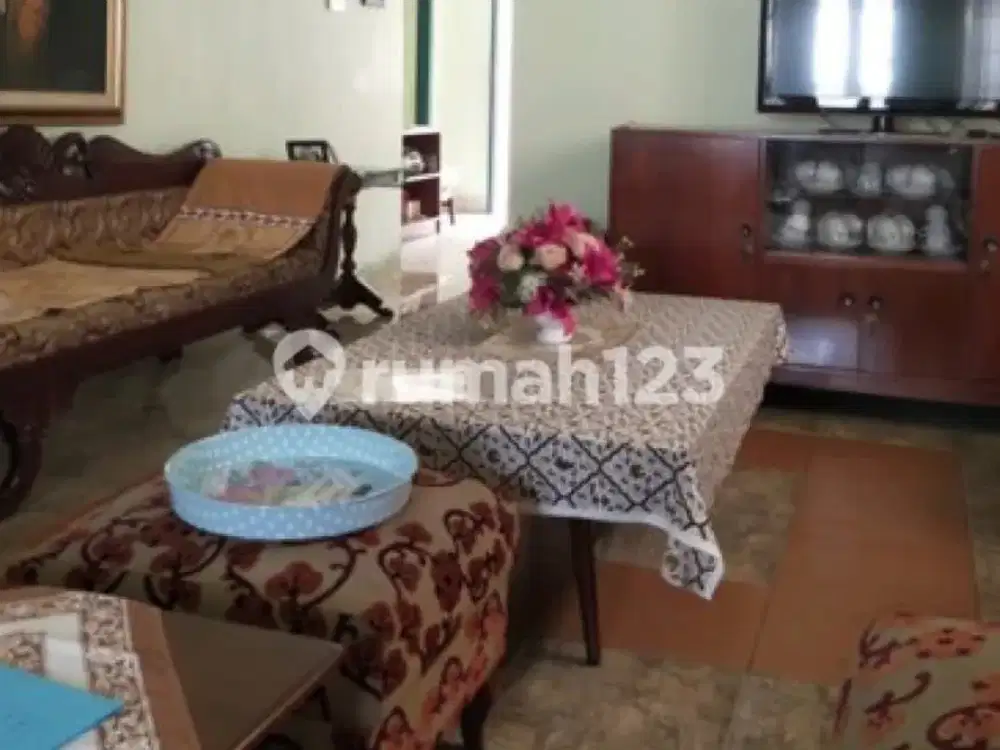 Rumah Terawat 2 Lantai Sayap Supratman