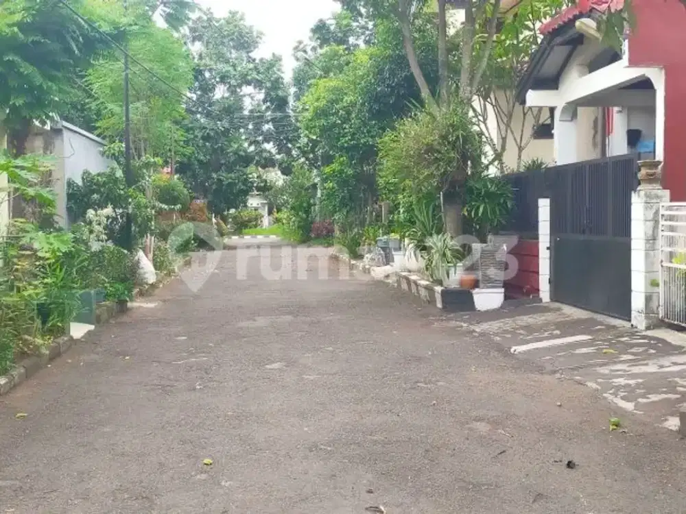 Dijual Rumah di Bumi Panyawangan Rumah Lama Terawat