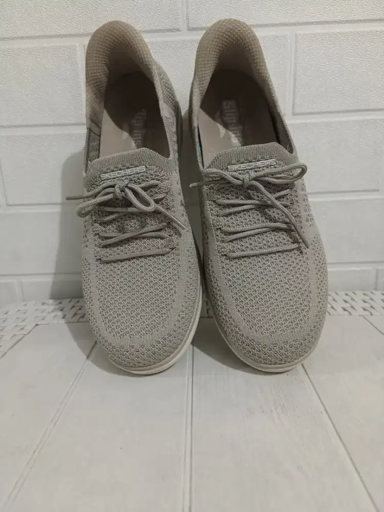 Skechers Slip in ArchFit preloved