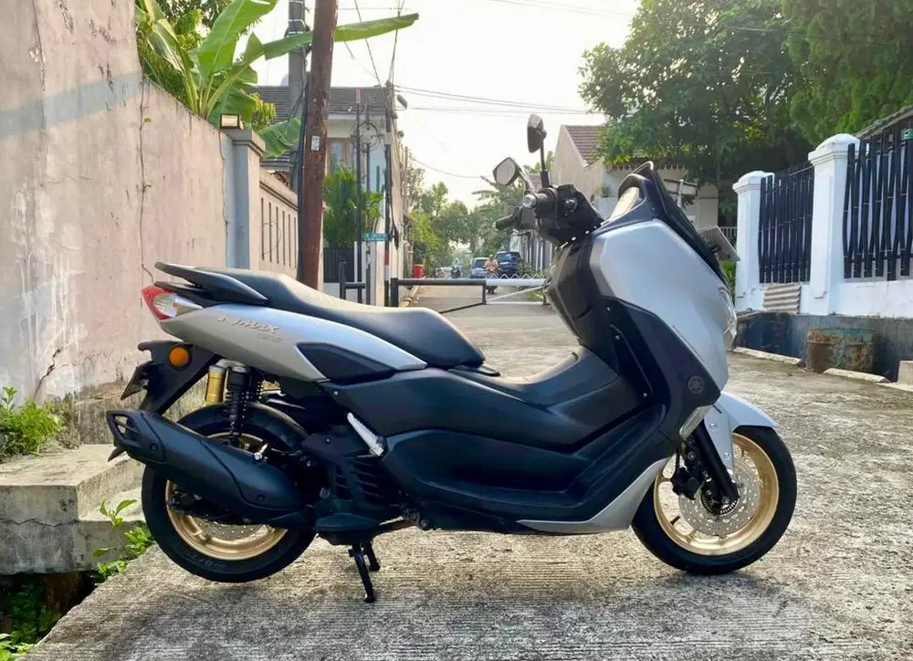 Yamaha Nmax New Keyless ABS (Tipe Tertinggi) MULUSSS Surat Lengkap