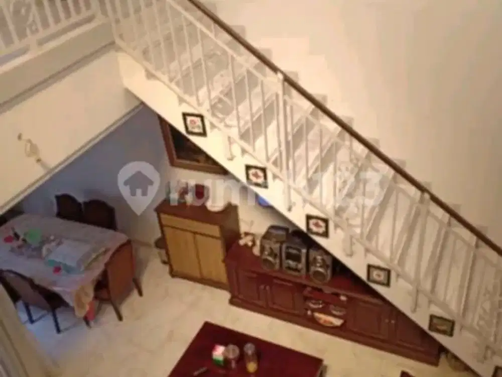 Rumah Luas Terawat Dg 4Kt View Lap Golf