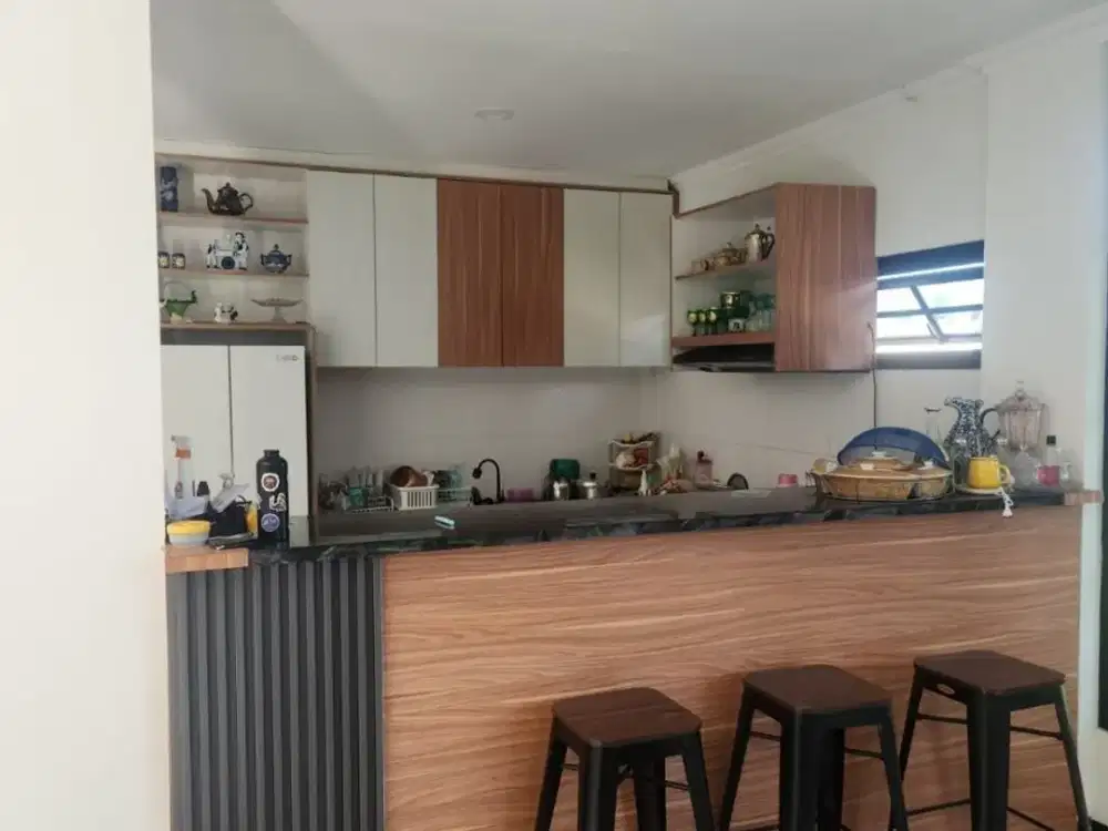 rumah villa strategis dengan wisata dan kuliner ciumbuleuit