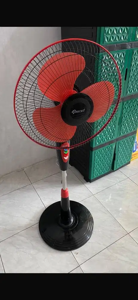 Ready stock kipas angin berdiri omicko