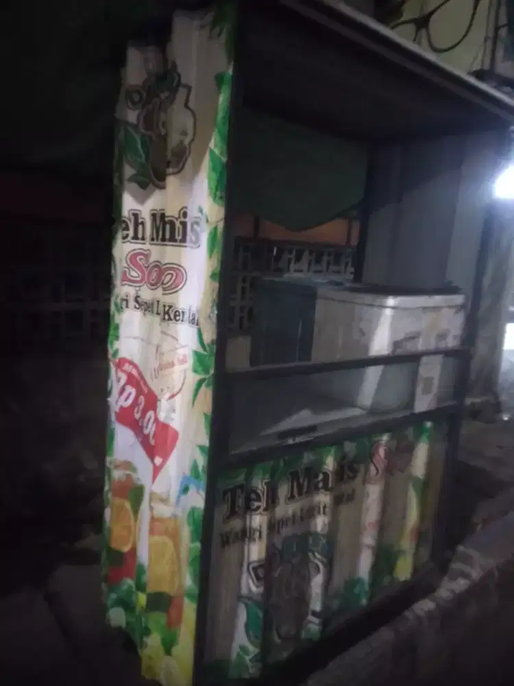 Di jual grobak es teh solo De fresh komplit harga 3.500.000 nego