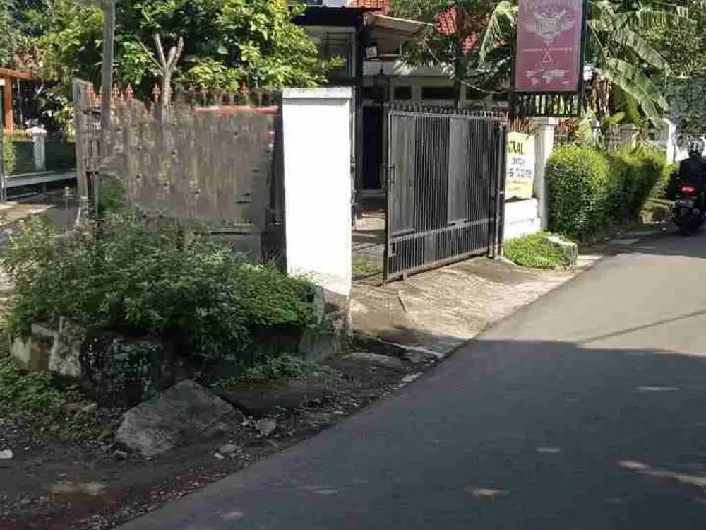 DIJUAL RUMAH DAN RUANG USAHA POSISI TUSUK SATE DI GUMURUH DEKAT TSM KOTA BANDUNG
