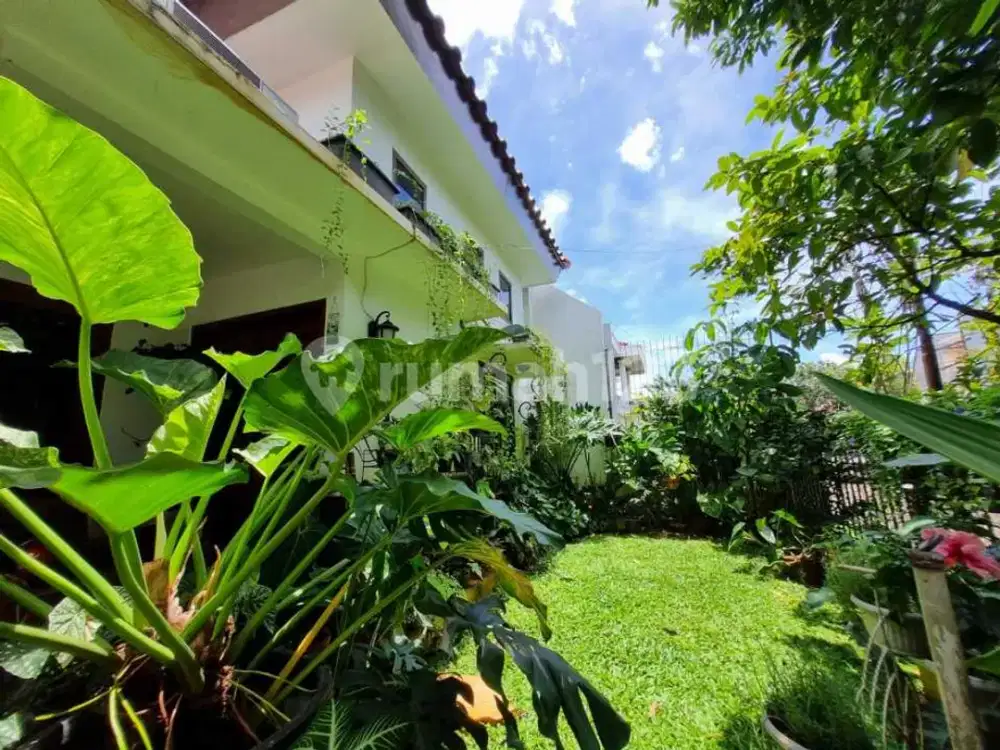 Rumah Asri 1 Lt Semi Furnish Di Sektor 5 Bintaro Jaya - Bu - Shm