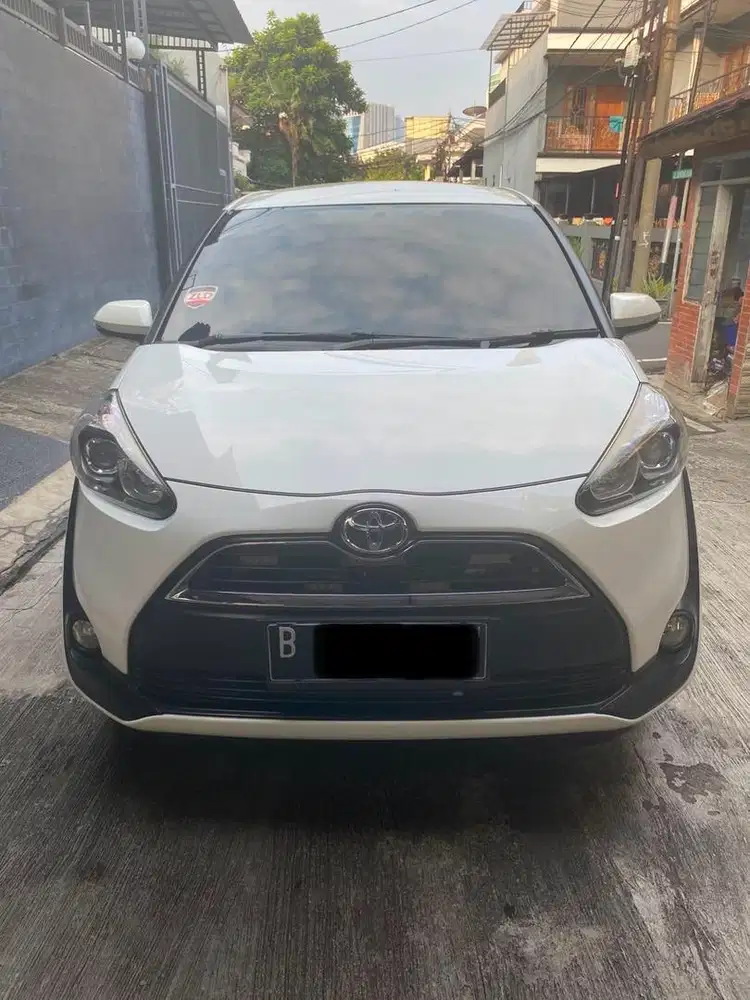 Toyota sienta V AT 2016