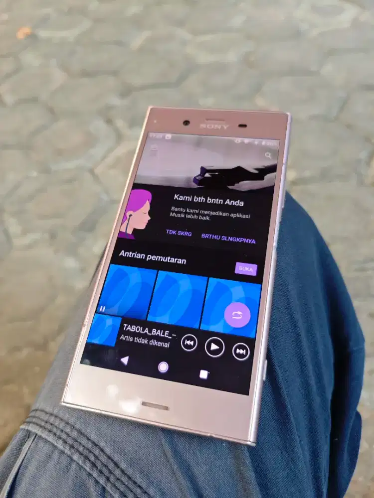 Sony xz1 au hp kedua