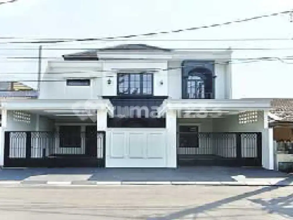 Rumah Baru Cantik dan Rapih Siap Huni Ada Taman dan Balkon di BSD
