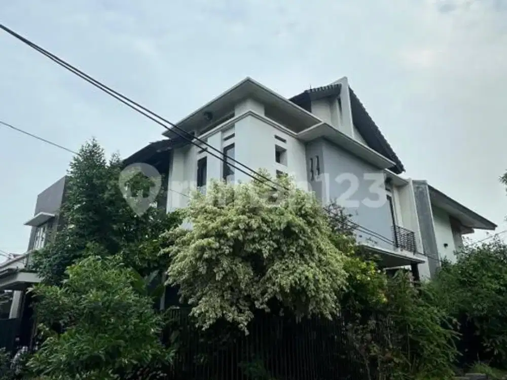 Rumah Hook Bintaro Sekt 5 Hadap Selatan dan Timur