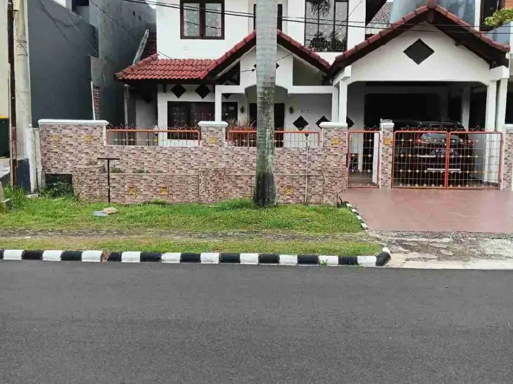 Dijual rumah di Boulevard Kemang Pratama 2 Bekasi  Siap Huni