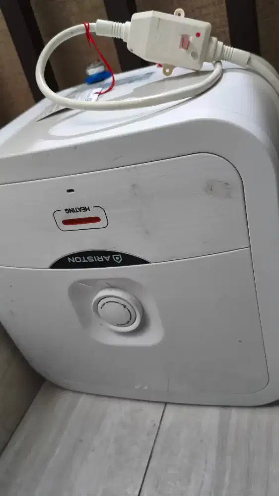 Dijual Cepat Water Heater Ariston 15 liter an2 15b