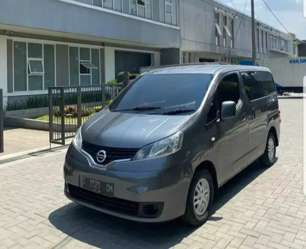 NISSAN EVALIA 1.5 SV AT 2012