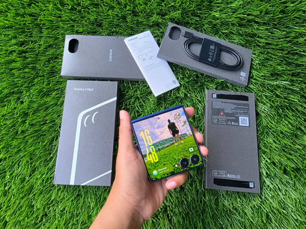 SAMSUNG FLIP 7 512 GB MULUS 99% GARANSI 4 BLN SEIN