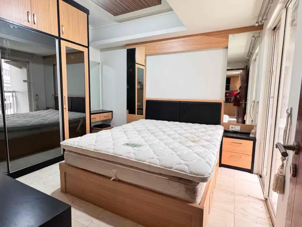 Disewakan full furnish tipe 2br apartment royal mediterania garden residence