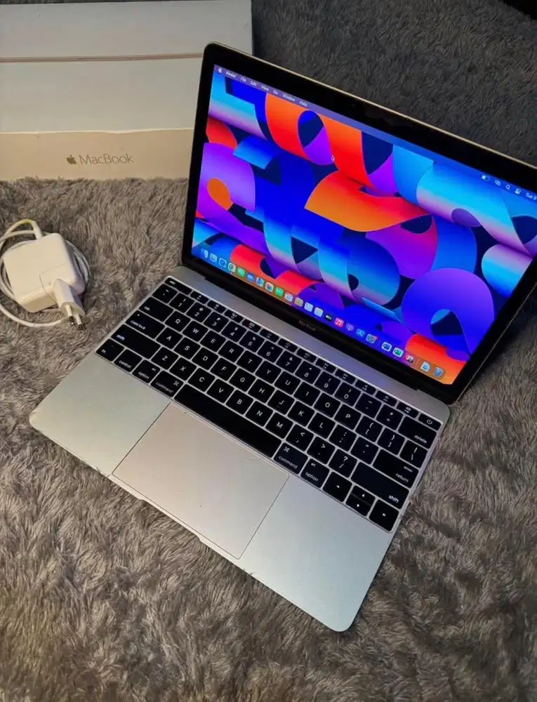 MacBook 12 inch 2016 Retina 8/256GB Gold Resmi Ex iBox Mulus