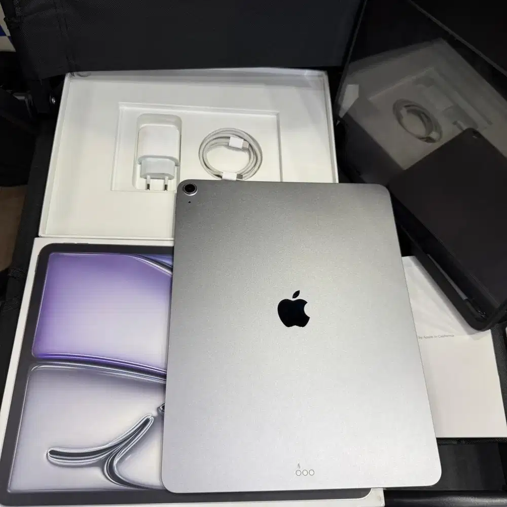 ipad air M3 256gb 13 inch wifi resmi ibox body mulus grs on september