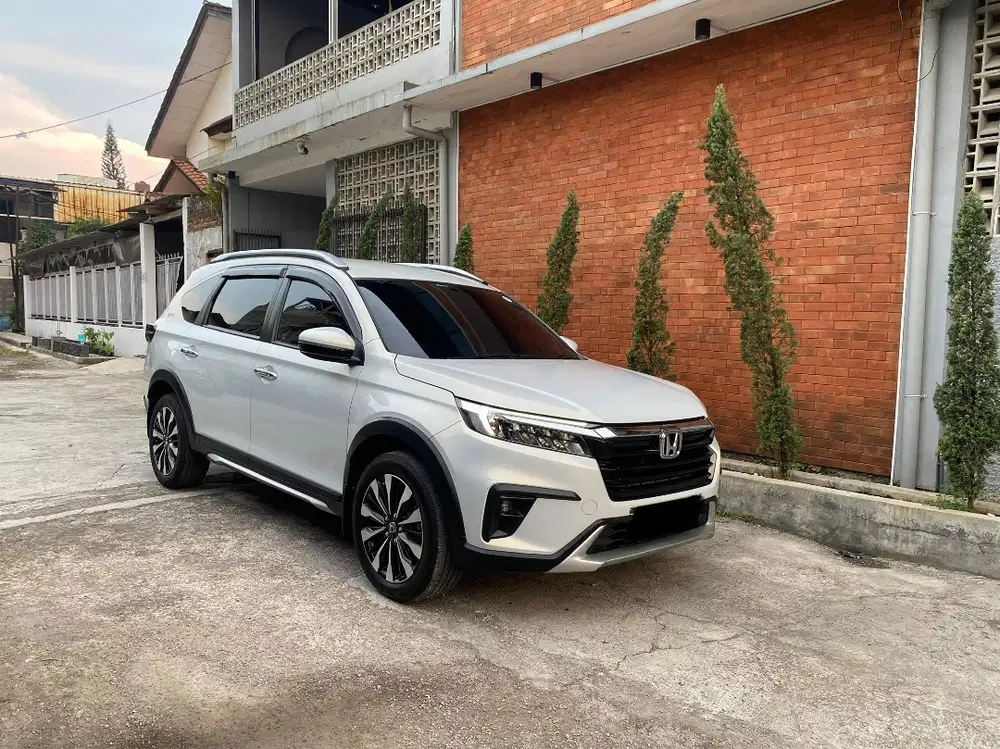 Km22rb - Honda BRV Prestige matic 2023 putih