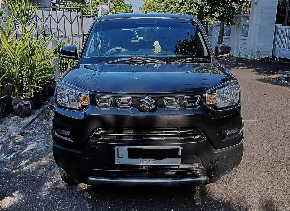 Suzuki S-Presso AGS Matic 2024 abu2 km 5500 km