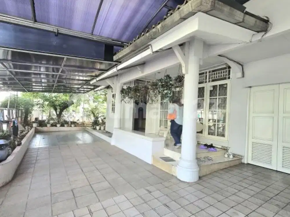 Rumah Strategis bisa untuk Usaha Dekat Stasiun KRL di Bintaro