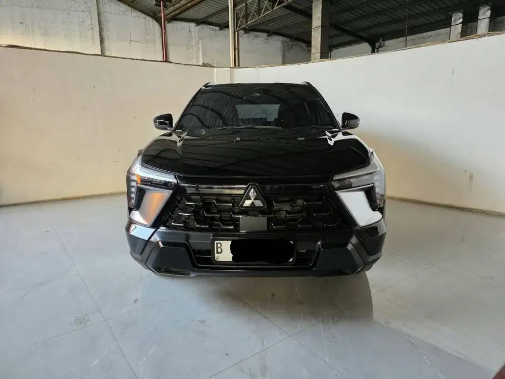 Low Km 8rban Mitsubishi Xforce Ultimate AT ( Matic ) 2024/2025 hitam