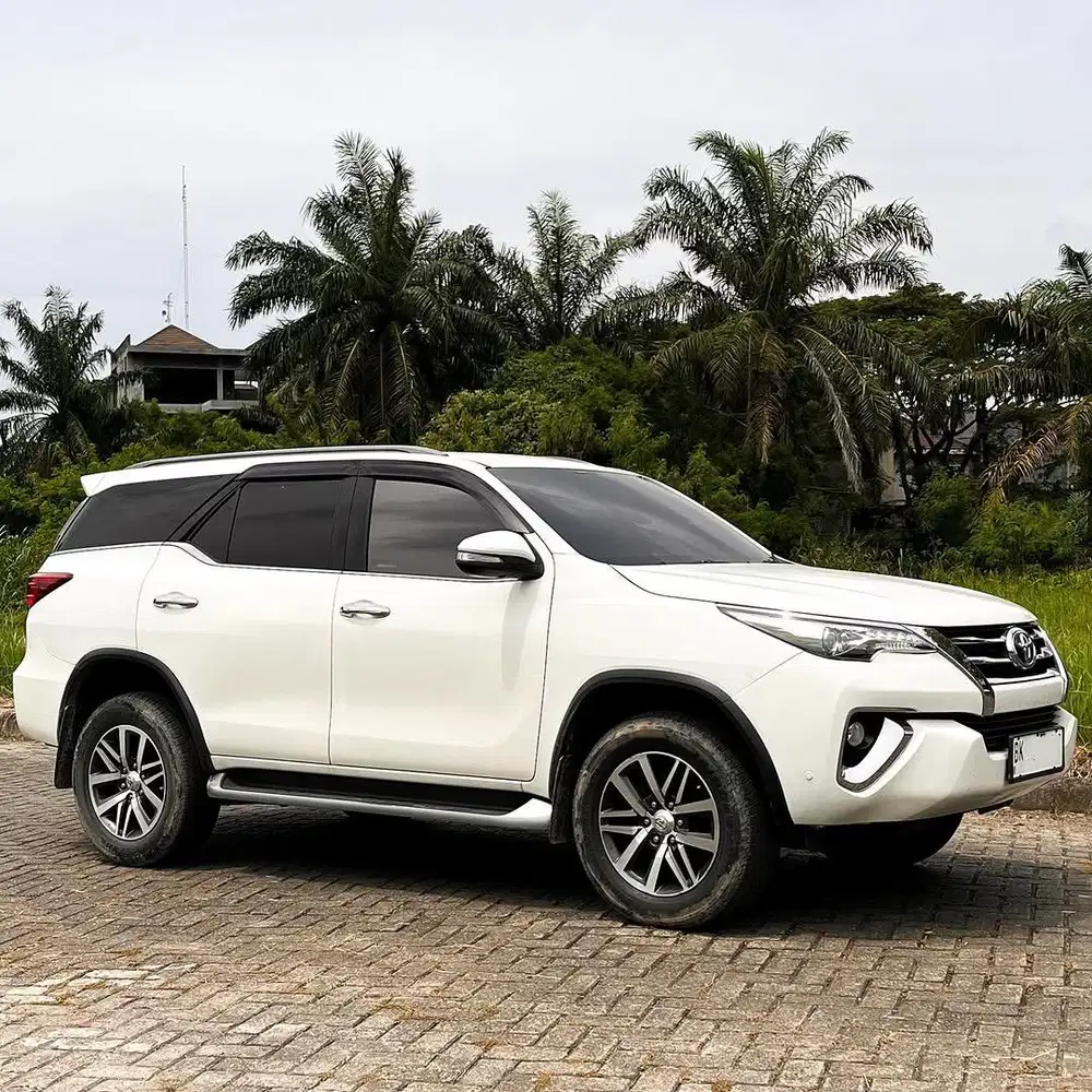 (LOW KM) Toyota Fortuner VRZ 2.4 Diesel 4x2 AT 2016