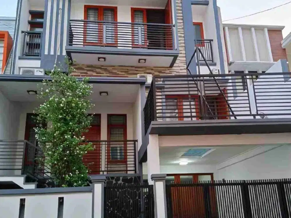 Dijual 1 Unit Rumah Mewah Full-Furnished di Palmerah Residence, Jakarta Barat