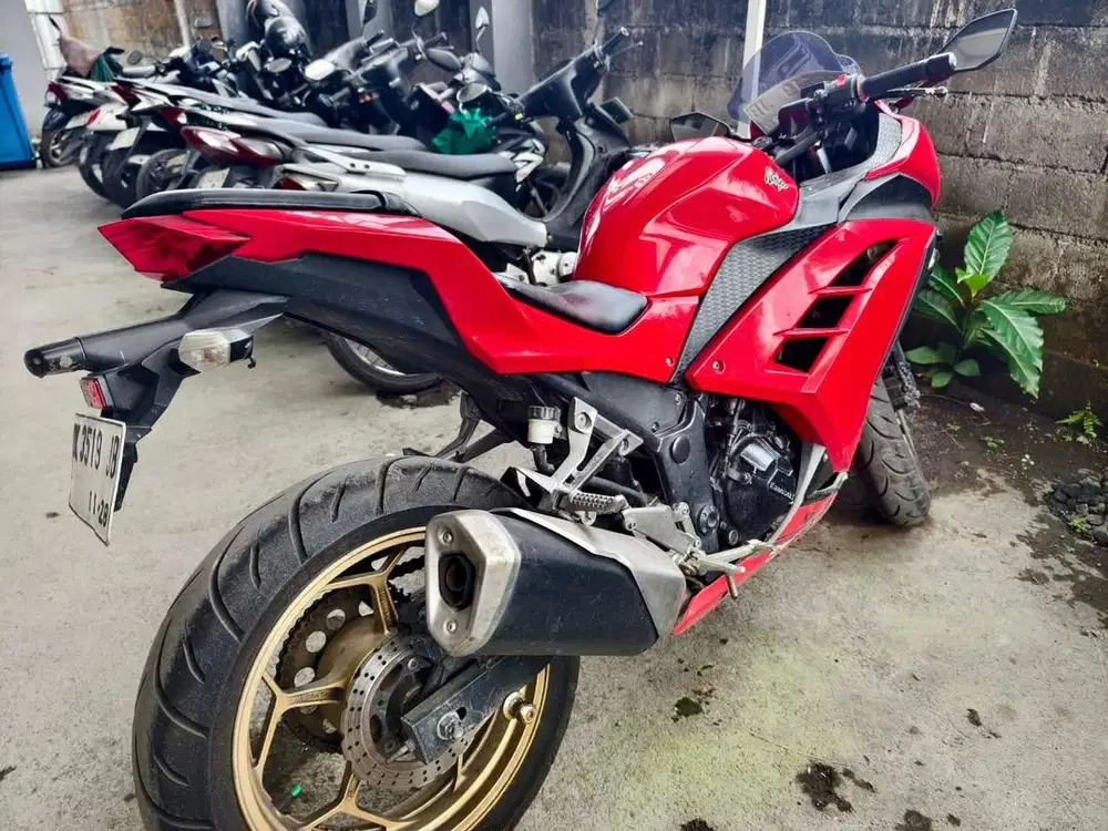 Kawasaki Ninja 250 FI EX250L 2016 Merah. KM 21 ribu. Pajak hidup 2028
