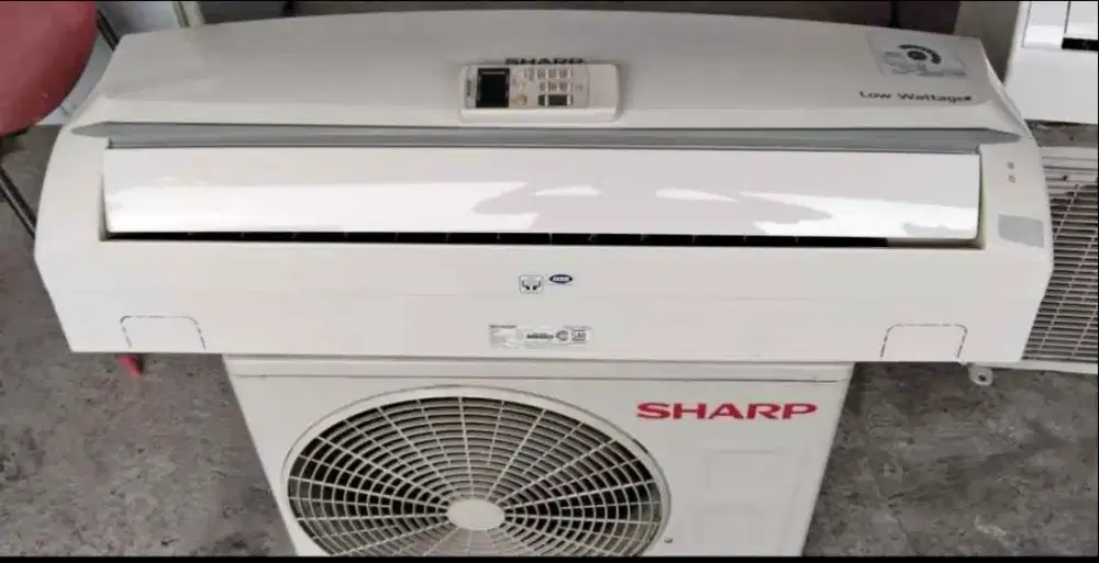 Jual ac sharp1/2 pk R 32 lowwat 360watt r 32 kondisi 95% ori semua