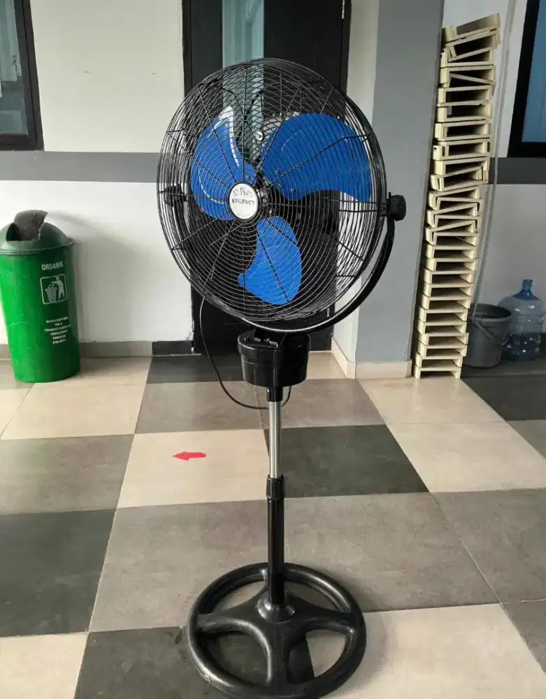 Kipas Berdiri Industri baling besi 20 inch
