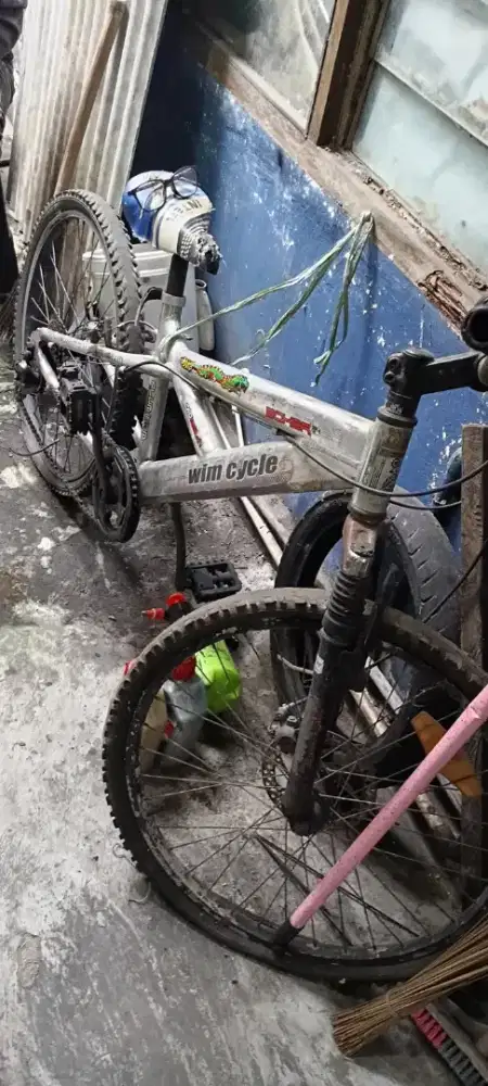 Di jual speda ukuran 24