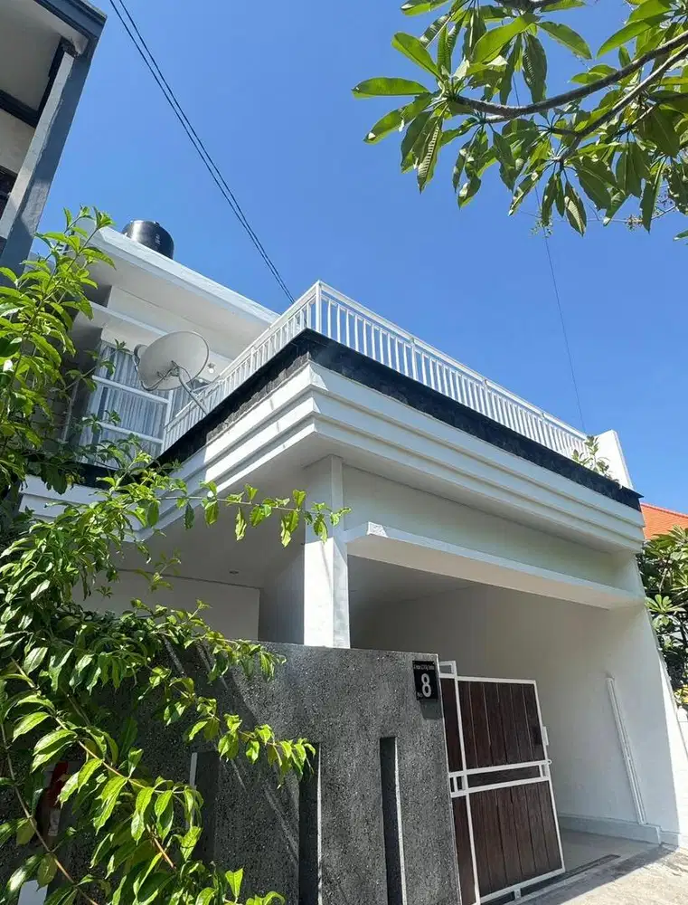 DI KONTRAKAN RUMAH 2 LANTAI SIAP HUNI