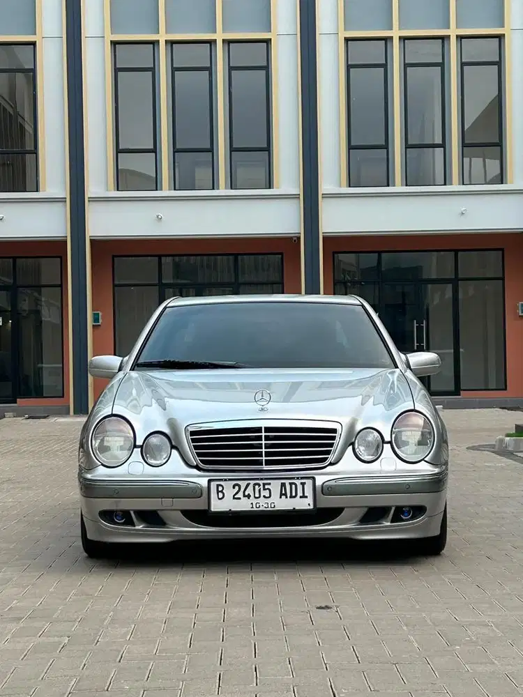 Mercedes Benz E320 tahun 2000 w210 facelift Sunroof km 116rb