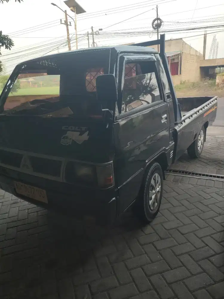 Mitsubishi L300 pick up thn 2002 solar