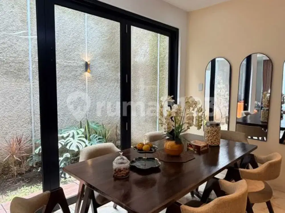 Rumah 2 Lantai 3 Kamar Tidur di Kawasan Kiic Karawang Luas Tanah 105M2