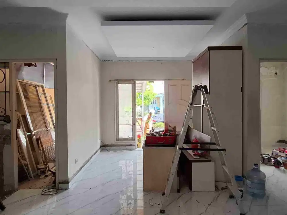 Rumah Murah 2 Lantai Sudah Renovasi di Cluster Tengah, Dekat Mal!