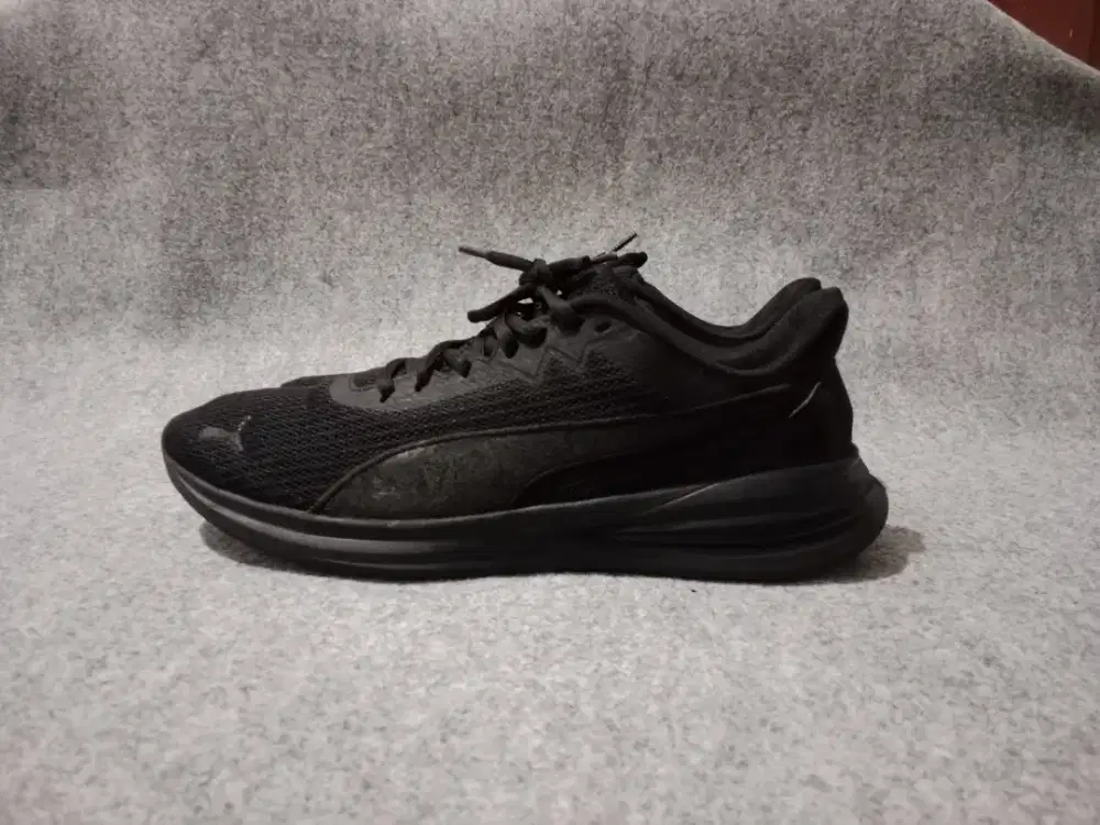 Sepatu puma size 43-44