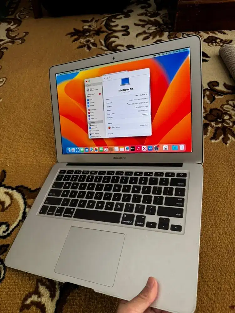 Macbook air 13 inch fisik mulus