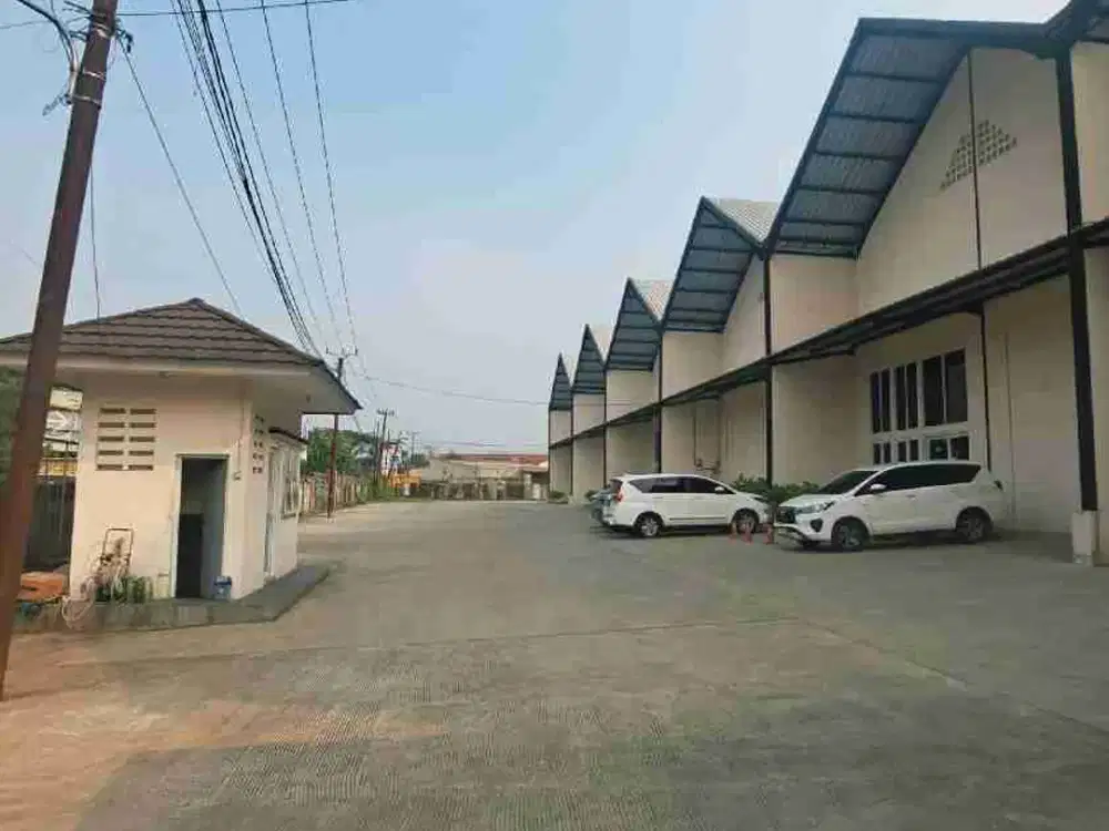disewakan gudang 1800m² dengan luas tanah 4450m² dekat exit tol legok rp. 1,5 miliar pertahun
