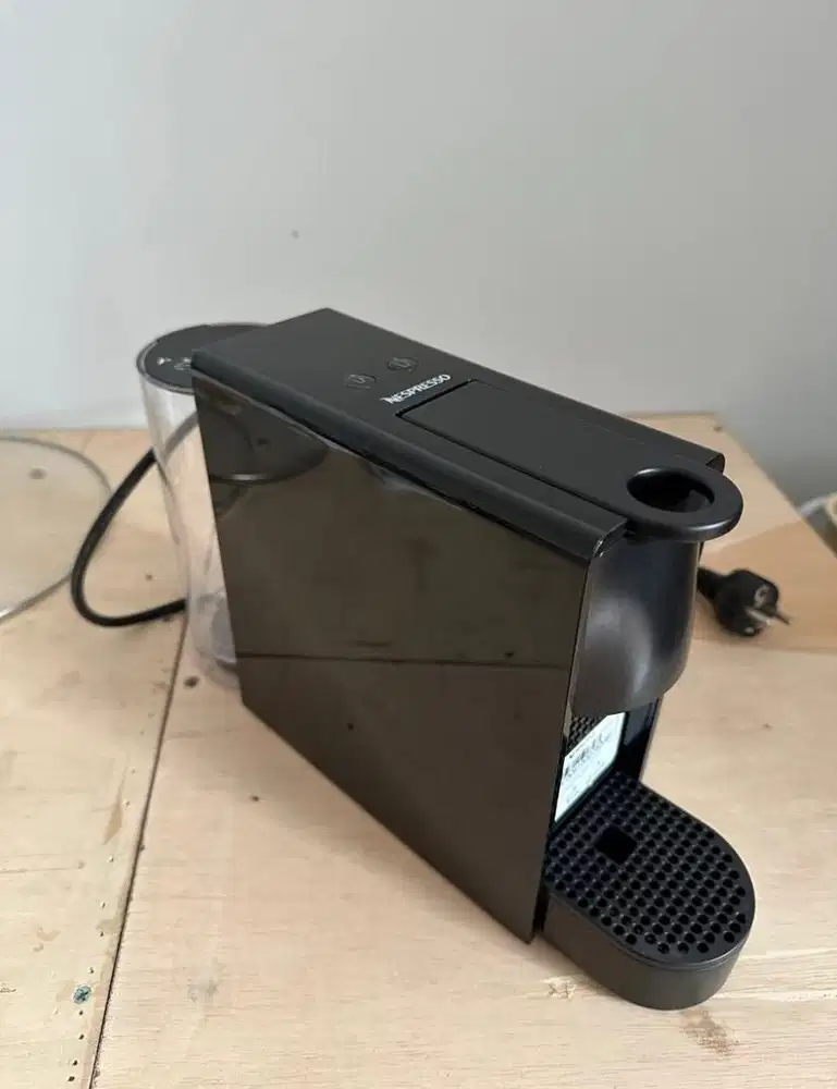 NESPRESSO Essenza Mini C30 Coffee Machine, Black (Mesin Kopi)