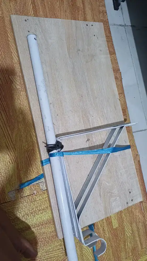 Ambalan kayu dan gantungan baju tebal kokoh ace hardware