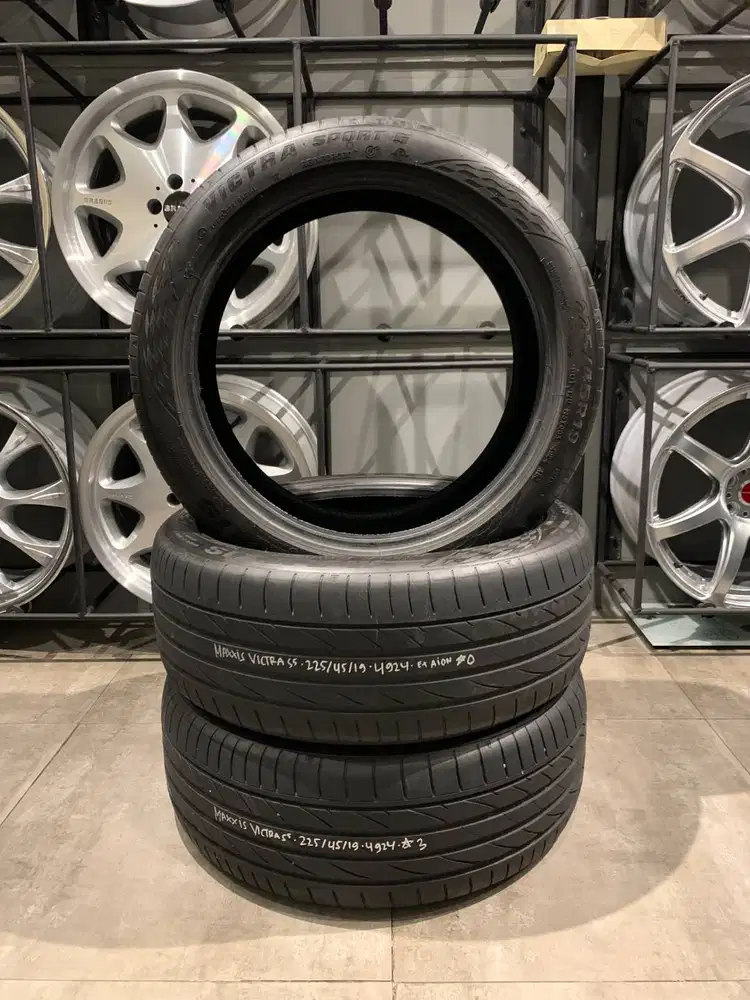 3 Ban Maxxis Victra Sport 5 225/45/19