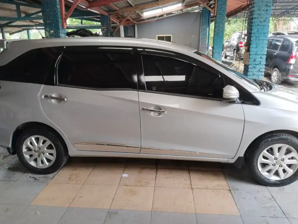 Honda Mobilio E CVT Istimewa