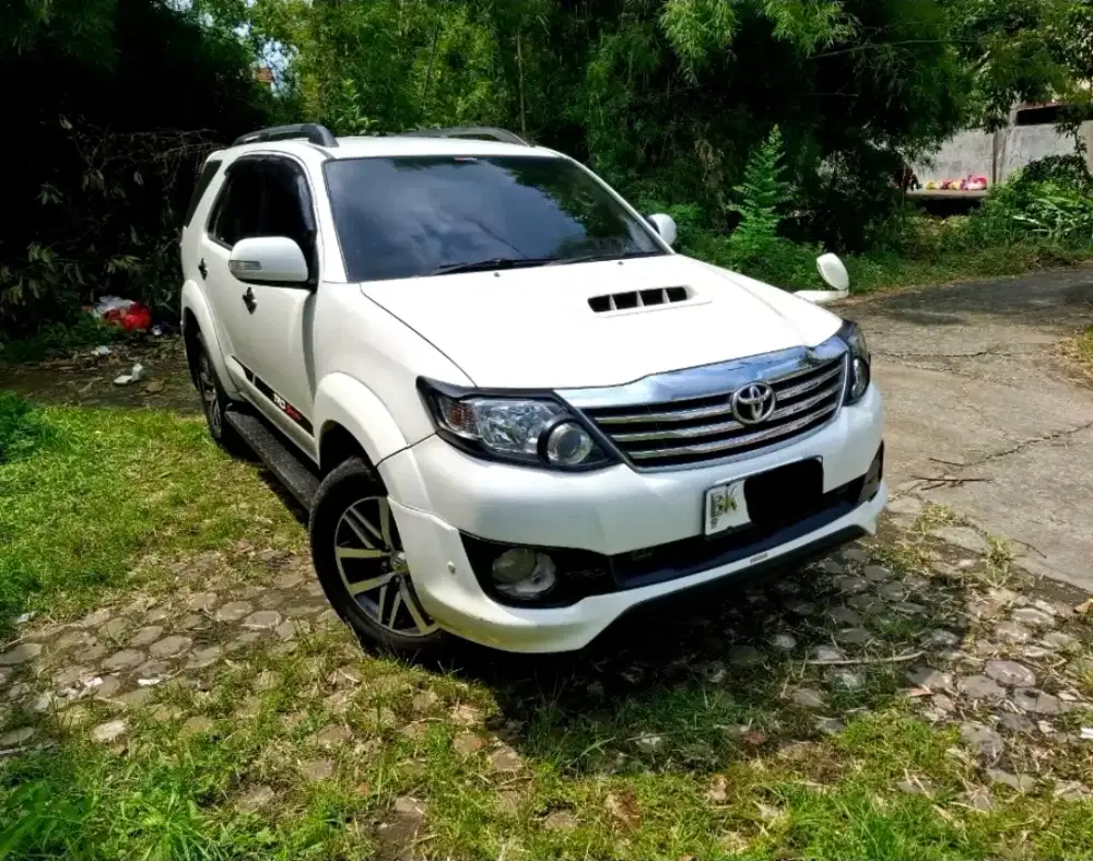 Dp 43jt Fortuner Vnt Trd AT Matic Diesel Putih 2012 / 2013