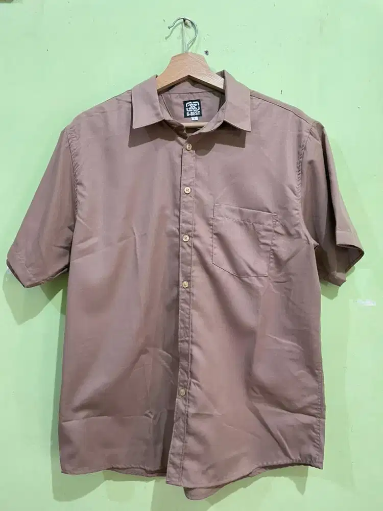 Kameja lengan pendek size L warna milo