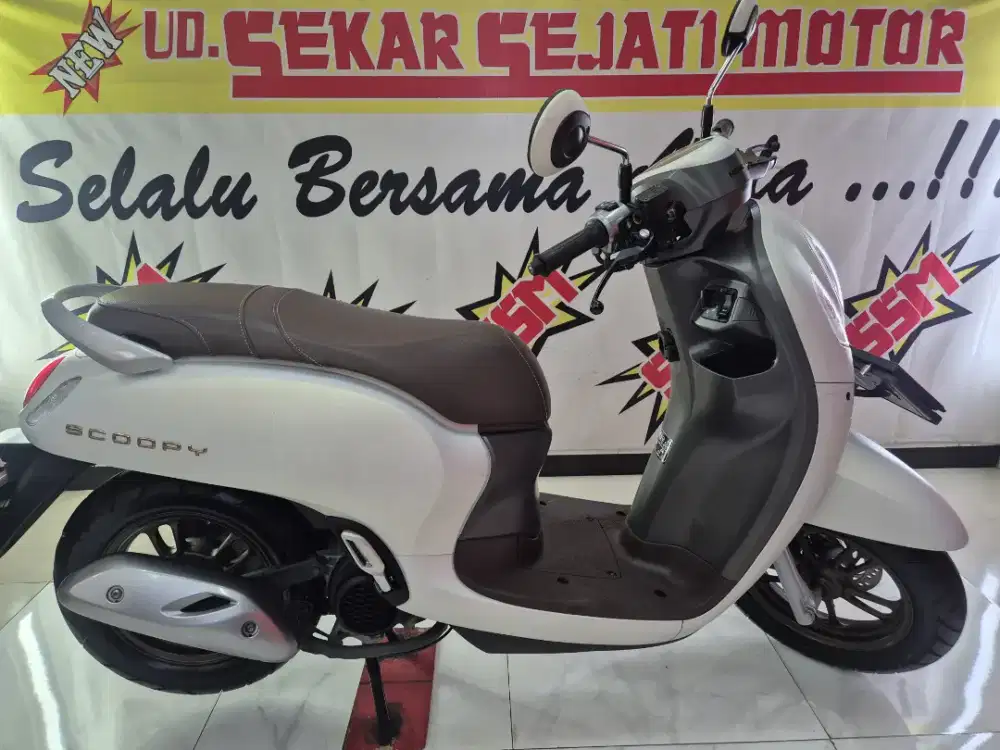 Scoopy keyless white prestige