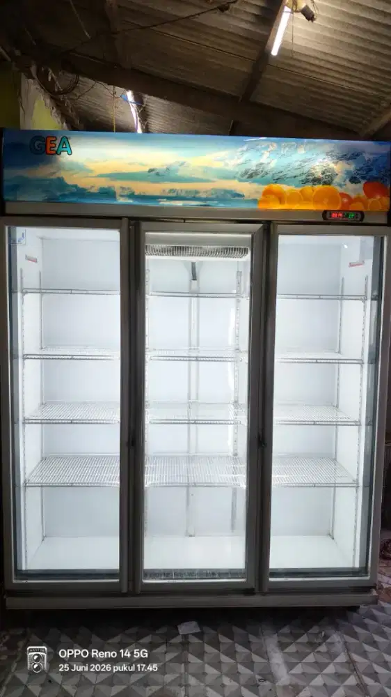 Chiller 3 pintu merk gea
